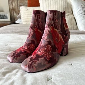 Indigo Road Mauve Pink Floral Booties